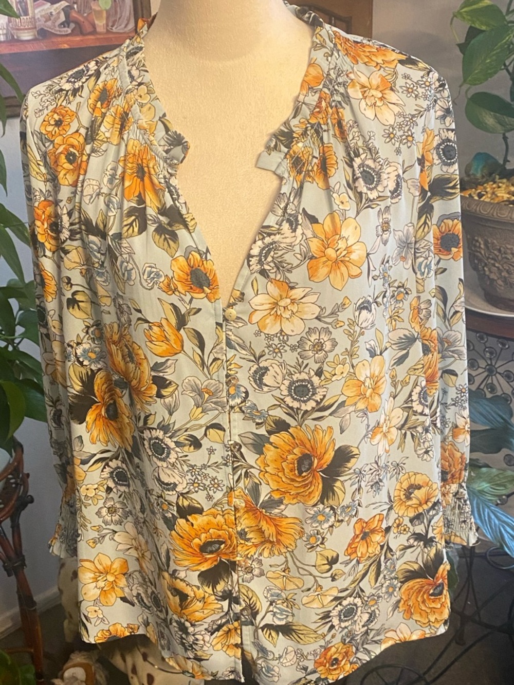 DR 2 Floral Split-Neck Blouse in Light Blue and Yellow Size Large